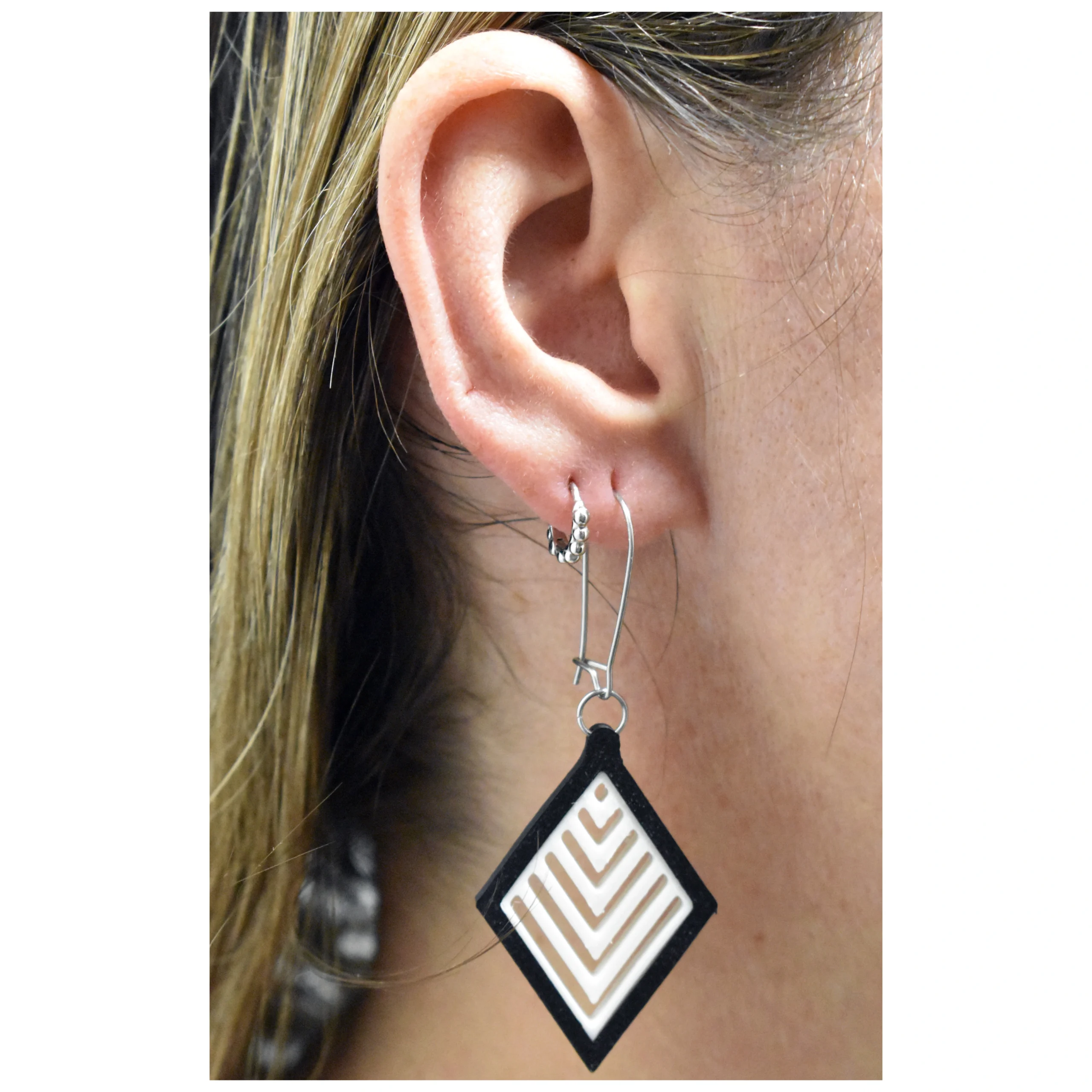 Pendientes Andrea Modelo